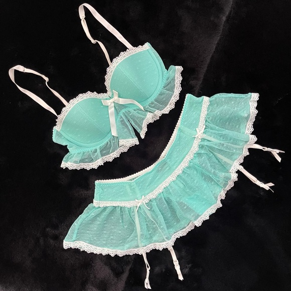36B /M Vs Victoria’s Secret Sexy little things Mint Ruffles bra/Garter Skirt set - Picture 5 of 15
